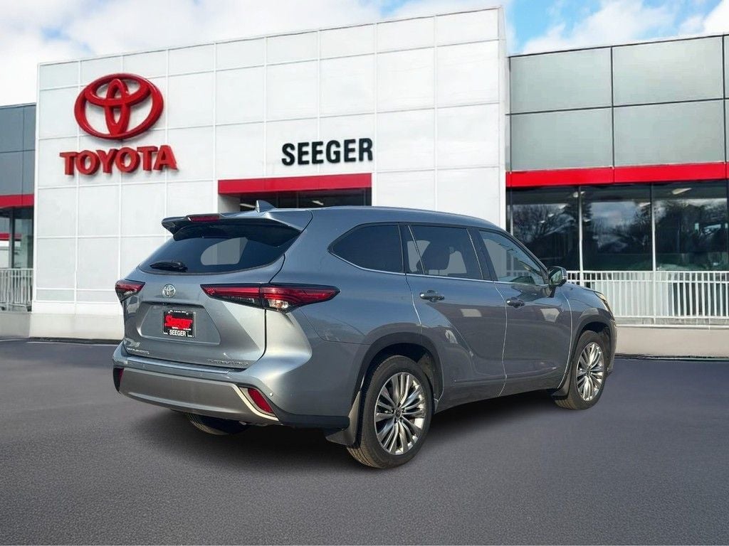 2023 Toyota Highlander L