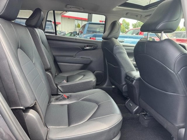 2025 Toyota Highlander XLE