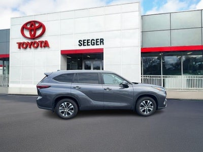 2025 Toyota Highlander XLE