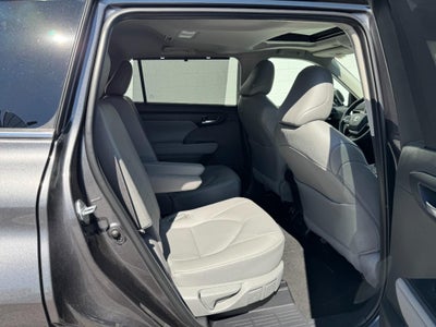 2025 Toyota Highlander AWD (Natl)