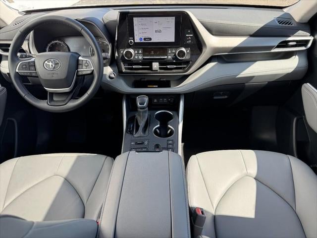 2025 Toyota Highlander AWD (Natl)