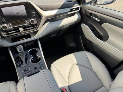 2025 Toyota Highlander AWD (Natl)