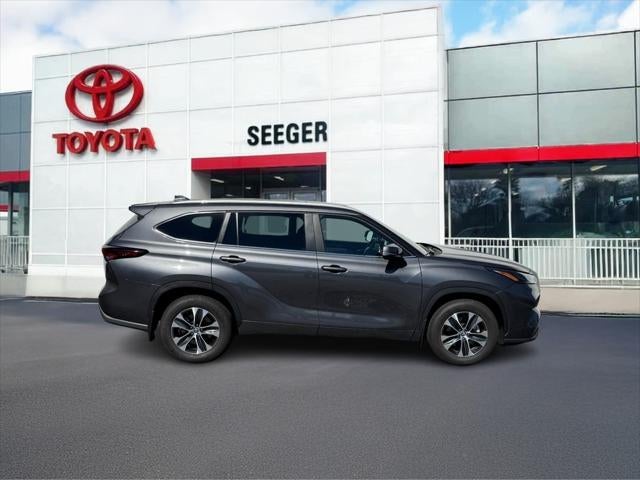 2025 Toyota Highlander AWD (Natl)