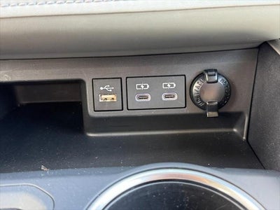 2025 Toyota Highlander AWD (Natl)