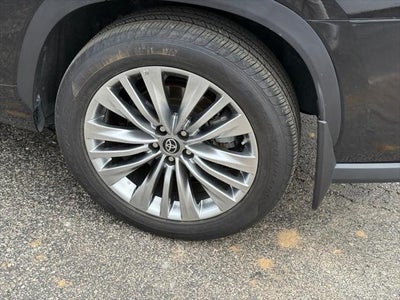 2024 Toyota HIGHLANDER Platinum