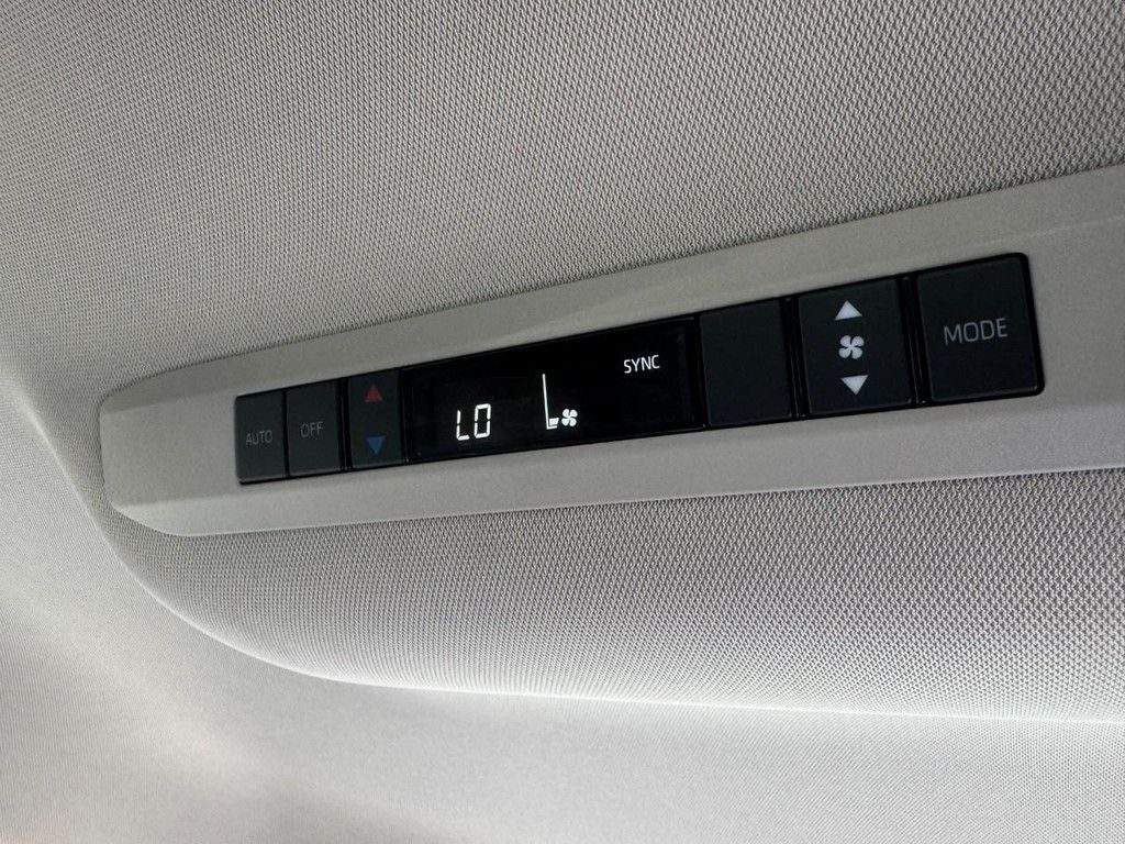 2026 Toyota Sienna LE 8 Passenger