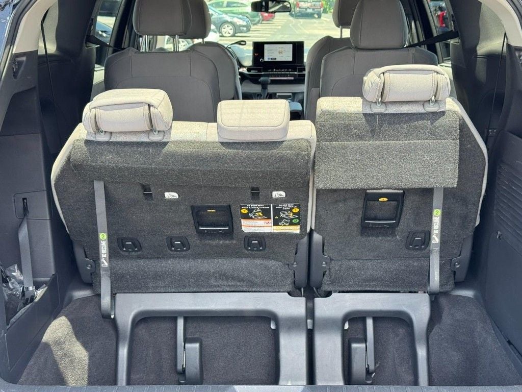 2026 Toyota Sienna LE 8 Passenger