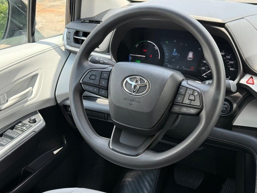 2026 Toyota Sienna LE 8 Passenger