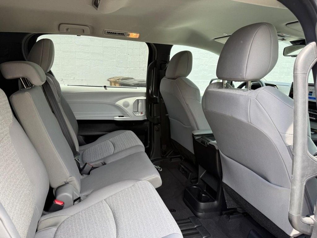 2026 Toyota Sienna LE 8 Passenger