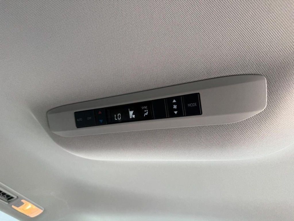 2026 Toyota Sienna LE 8 Passenger