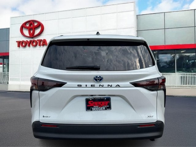 2025 Toyota Sienna XLE