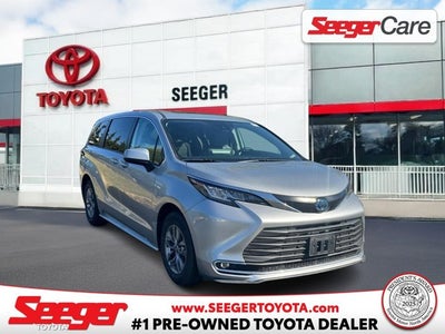 2022 Toyota Sienna XLE