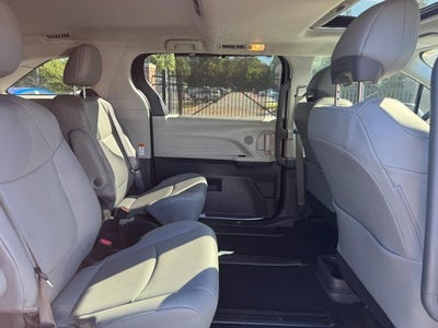 2022 Toyota Sienna XLE