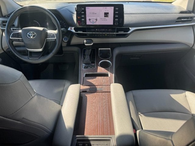 2022 Toyota Sienna XLE