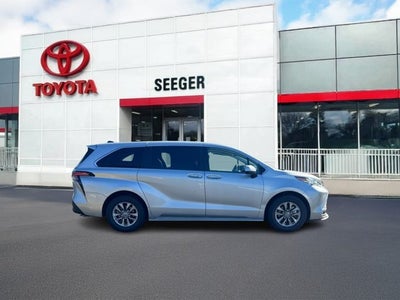 2022 Toyota Sienna XLE