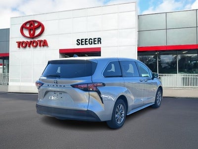 2022 Toyota Sienna XLE