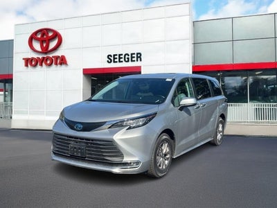 2022 Toyota Sienna XLE