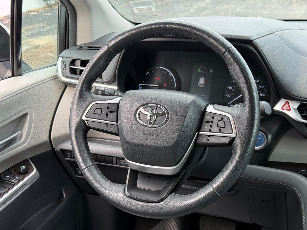 2024 Toyota Sienna XLE FWD 8-Passenger (Natl)