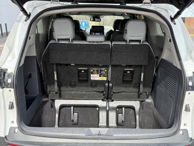 2024 Toyota Sienna XLE FWD 8-Passenger (Natl)