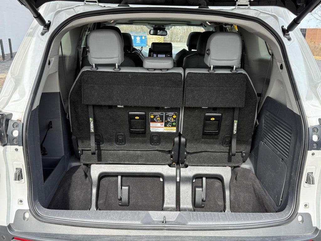 2024 Toyota Sienna XLE FWD 8-Passenger (Natl)