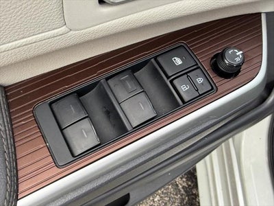 2024 Toyota Sienna XLE FWD 8-Passenger (Natl)