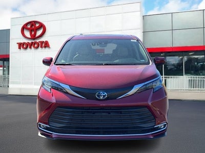2024 Toyota Sienna XLE