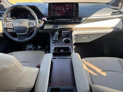 2024 Toyota Sienna XLE