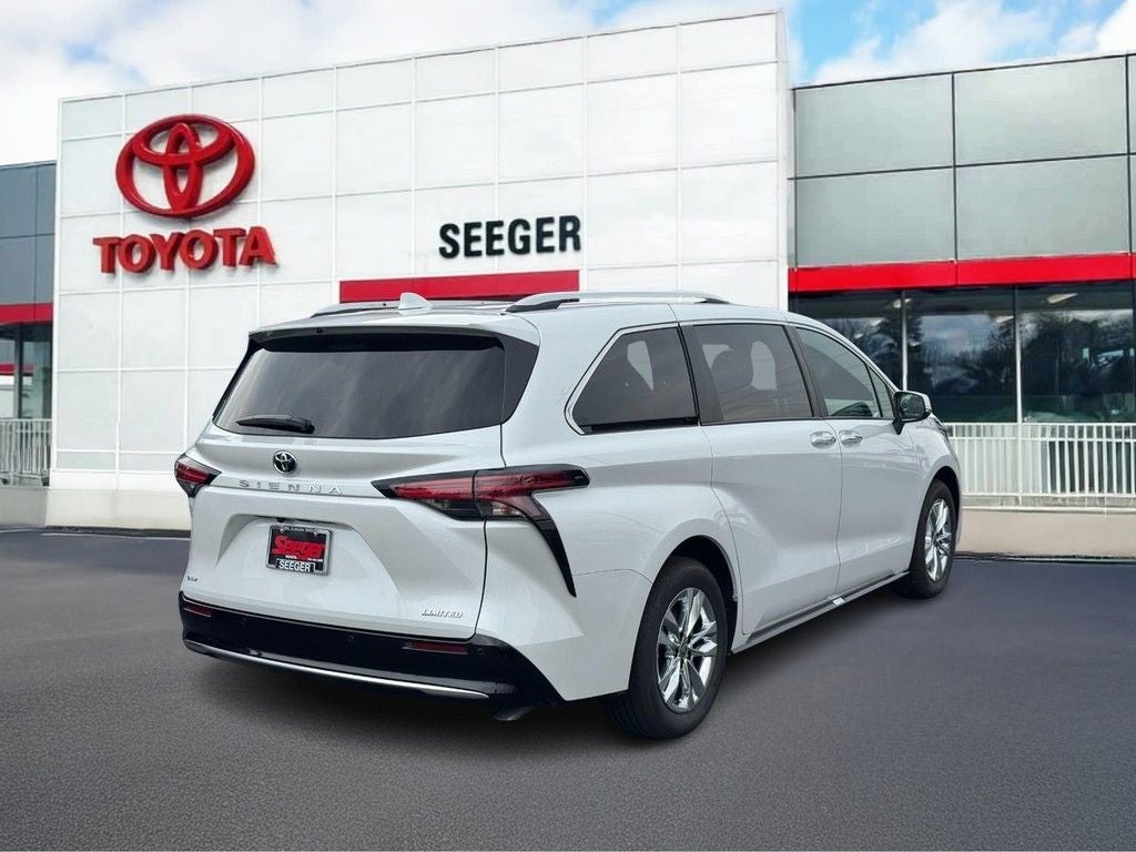 2026 Toyota Sienna Limited 7 Passenger