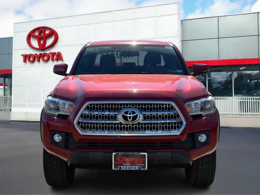 2017 Toyota Tacoma TRD Off Road Double Cab 5' Bed V6 4x4 MT (Natl)