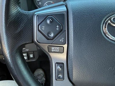 2017 Toyota Tacoma TRD Off Road Double Cab 5' Bed V6 4x4 MT (Natl)