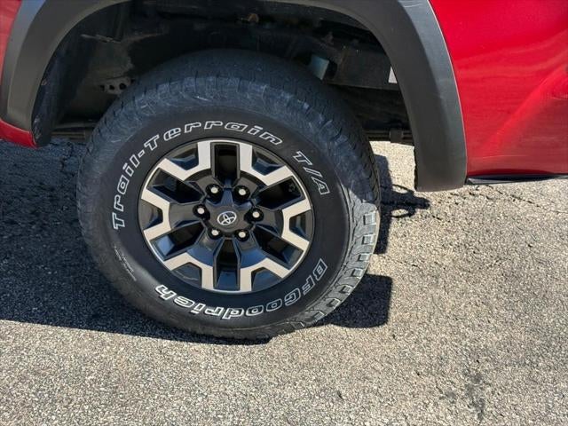 2017 Toyota Tacoma TRD Off Road Double Cab 5' Bed V6 4x4 MT (Natl)