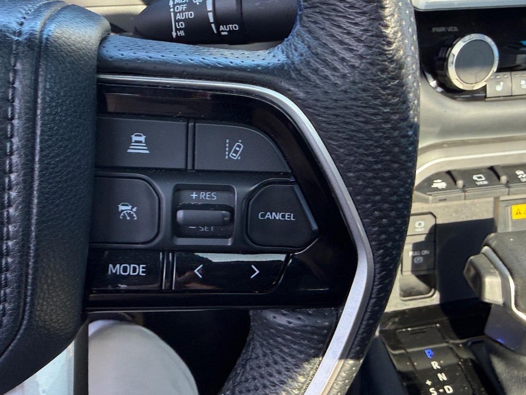 2023 Toyota Tundra 4WD Platinum CrewMax 5.5' Bed (Natl)