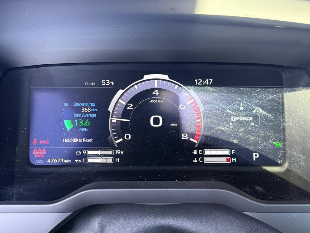 2023 Toyota Tundra 4WD Platinum CrewMax 5.5' Bed (Natl)