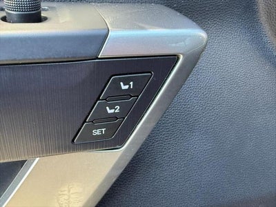 2023 Toyota Tundra 4WD Platinum CrewMax 5.5' Bed (Natl)