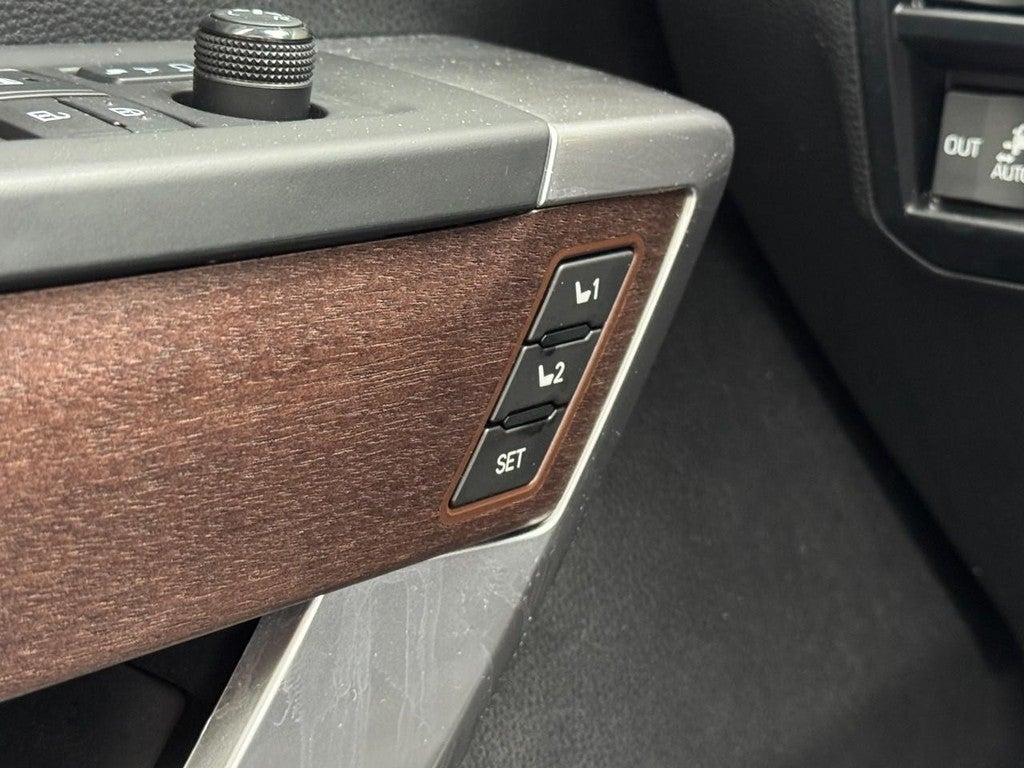 2023 Toyota Tundra 4WD Capstone Hybrid CrewMax 5.5' Bed (Natl)