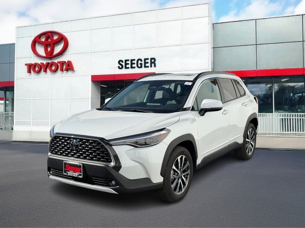 2023 Toyota Corolla Cross XLE 4WD (Natl)