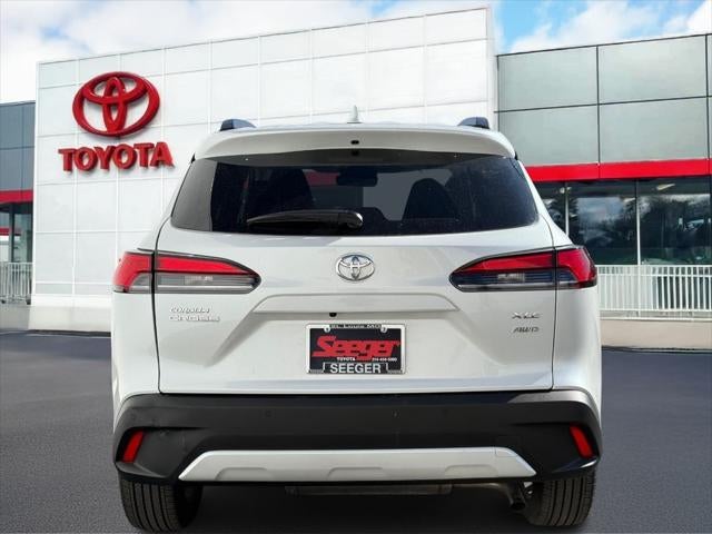 2023 Toyota Corolla Cross XLE 4WD (Natl)