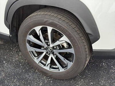 2023 Toyota Corolla Cross XLE 4WD (Natl)