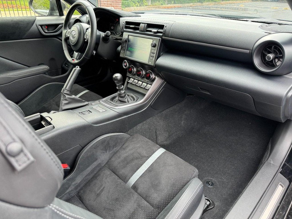 2024 Toyota GR86 Premium