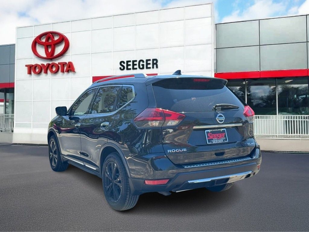 2017 Nissan Rogue SL