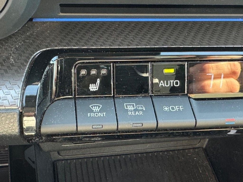 2025 Toyota Prius XLE