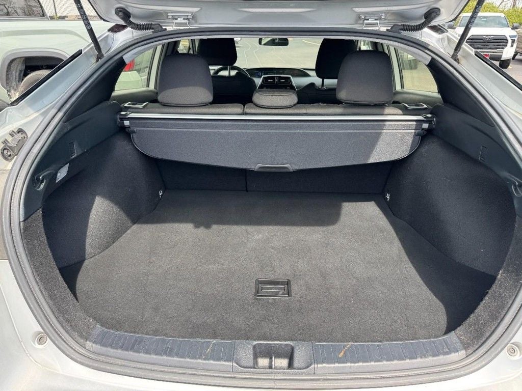 2022 Toyota Prius LE