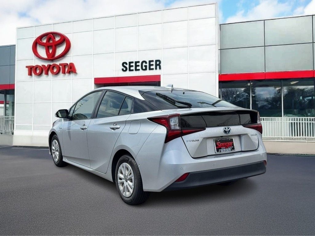 2022 Toyota Prius LE