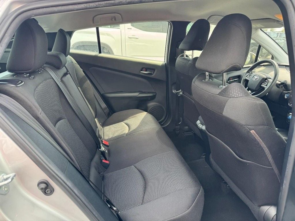2022 Toyota Prius LE