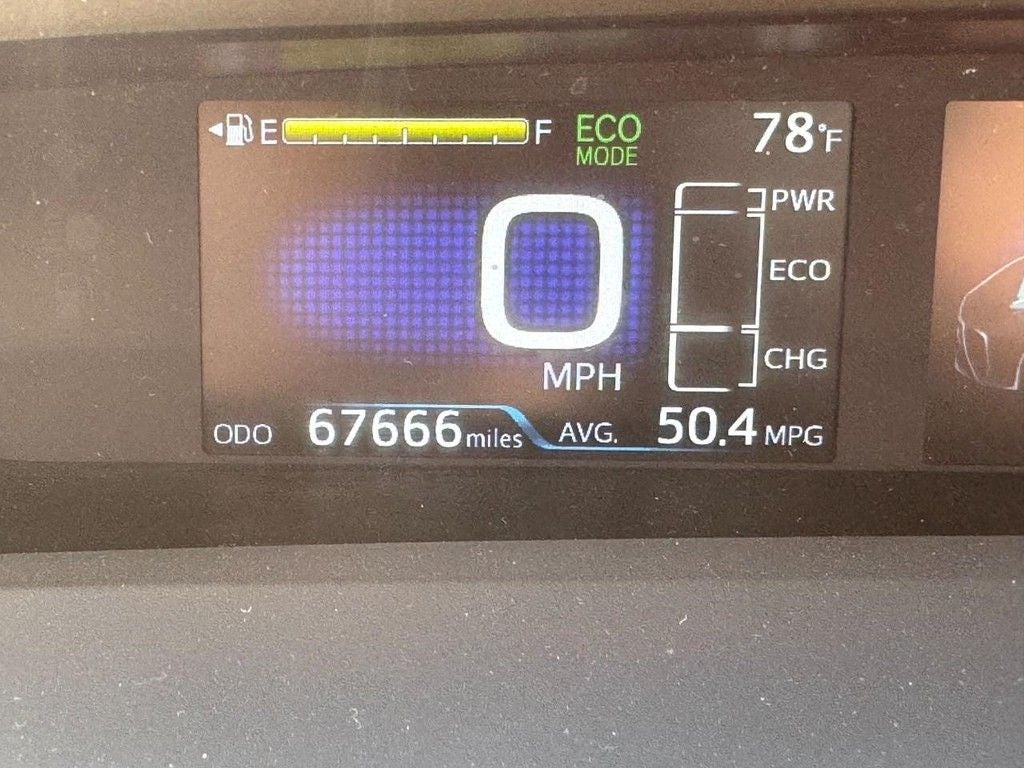 2022 Toyota Prius LE