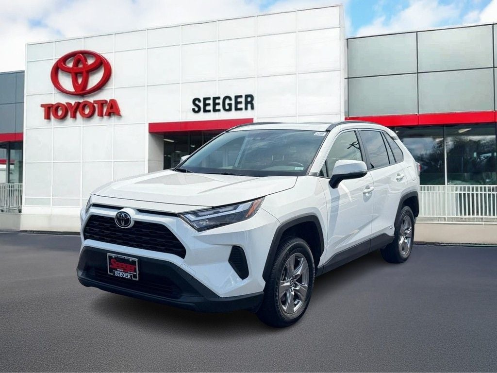 2025 Toyota RAV4 Hybrid XLE
