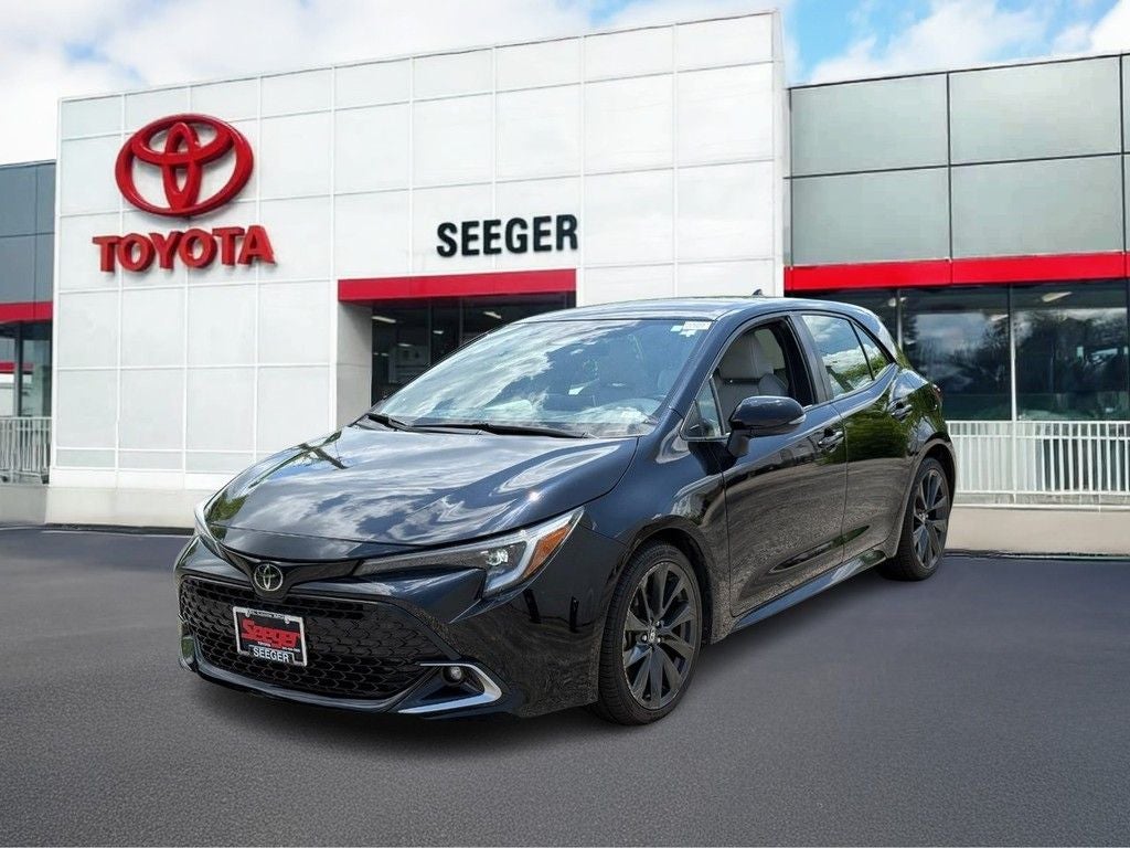 2023 Toyota Corolla Hatchback XSE - Photo 11