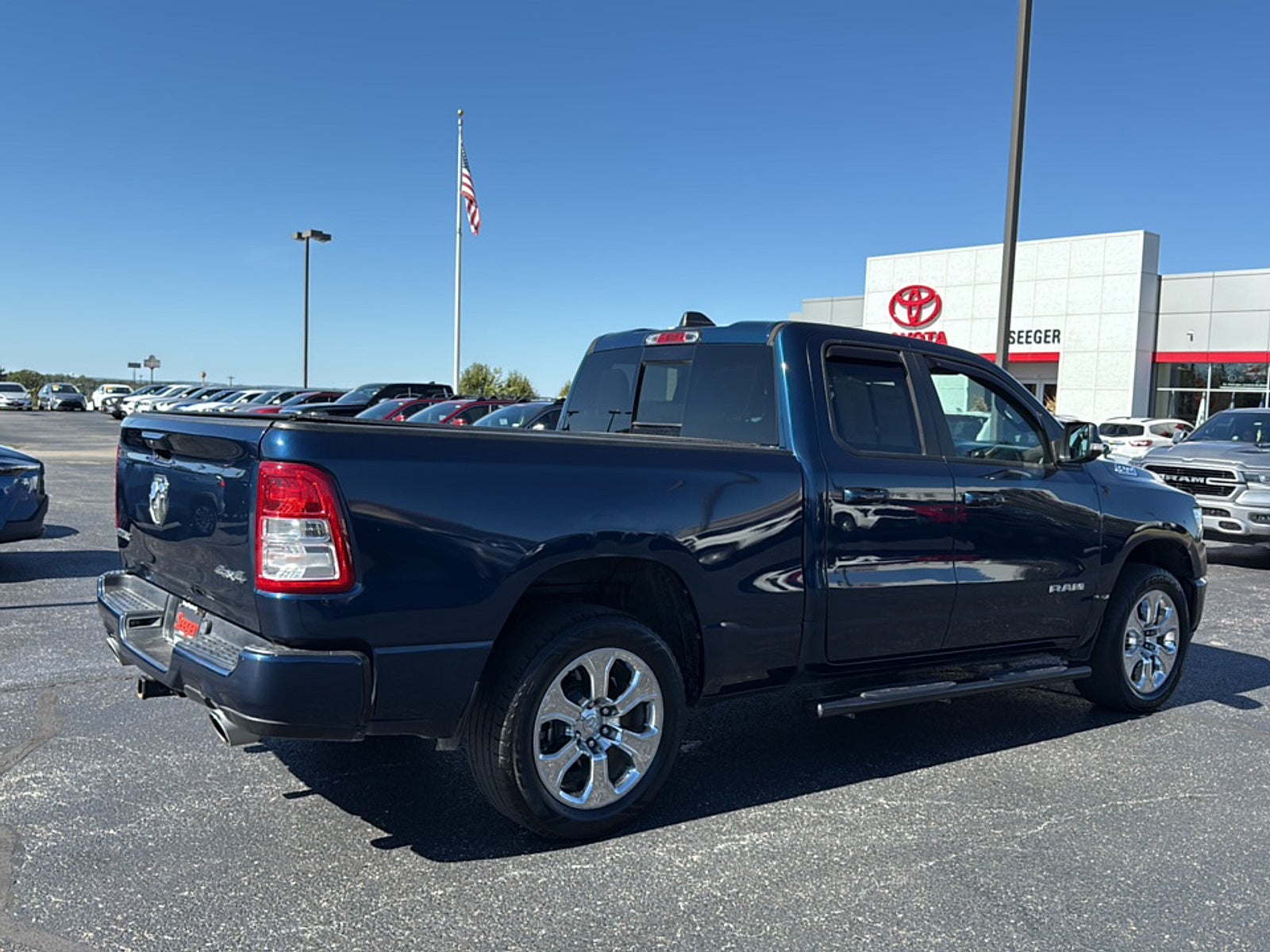 2022 RAM 1500 Big Horn Quad Cab 4x4 6'4 Box