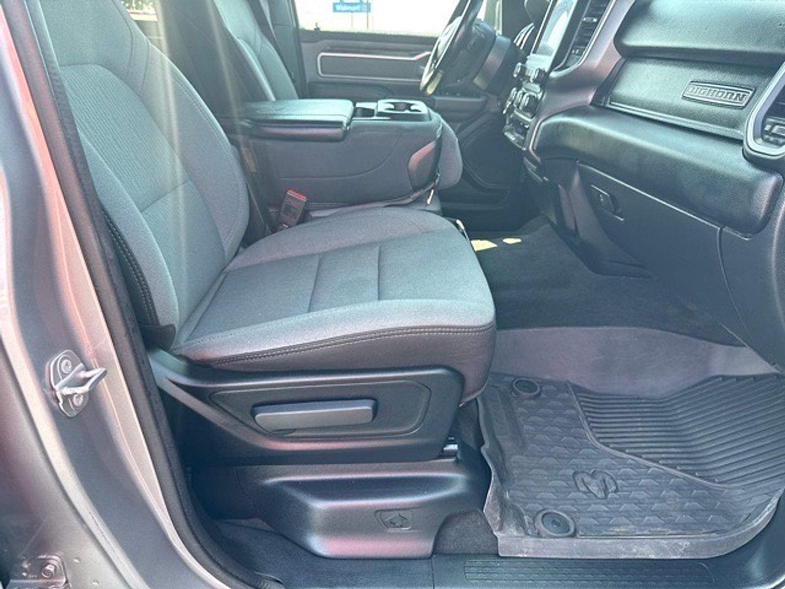 2022 RAM 1500 Big Horn Crew Cab 4x4 5'7" Box