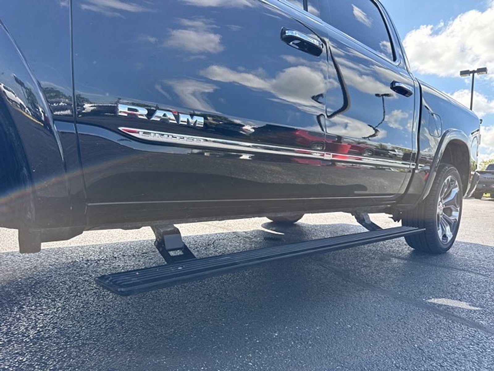 2022 RAM 1500 Limited Crew Cab 4x4 5'7" Box